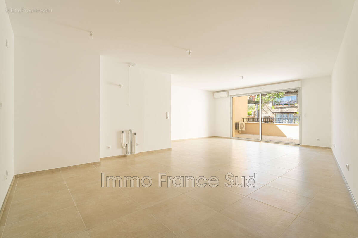 Appartement à LA GARDE-FREINET