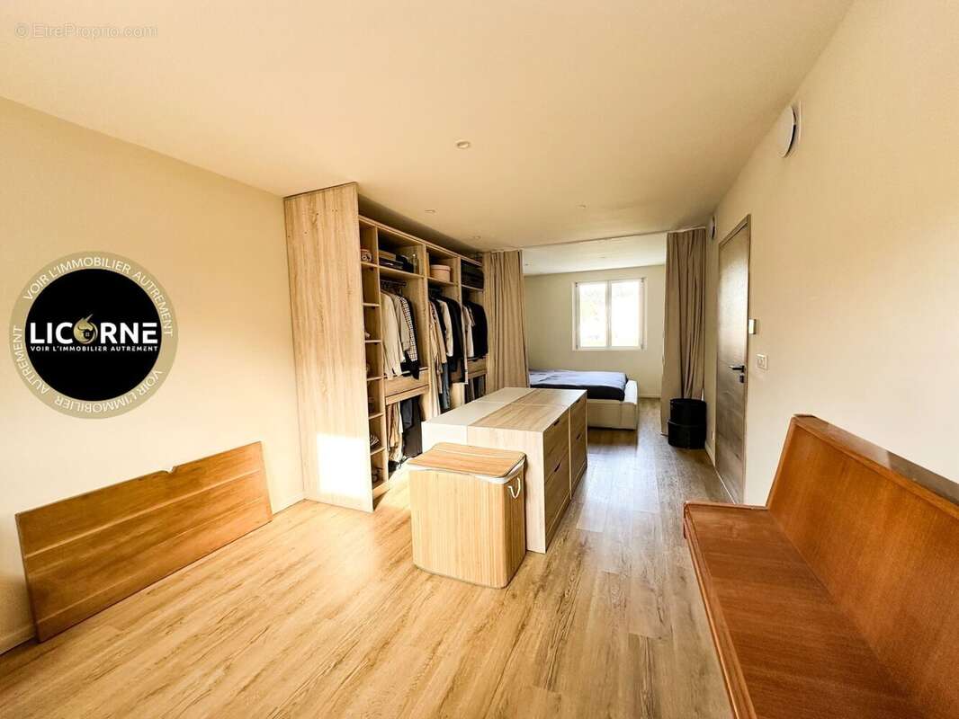 Maison à LE PUY-SAINTE-REPARADE