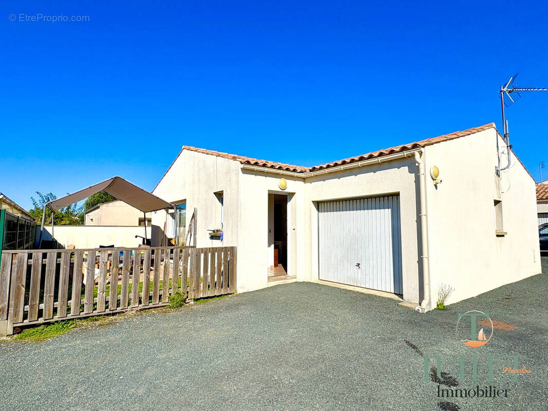 Maison à BOURCEFRANC-LE-CHAPUS