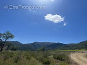 Terrain à EMBRES-ET-CASTELMAURE