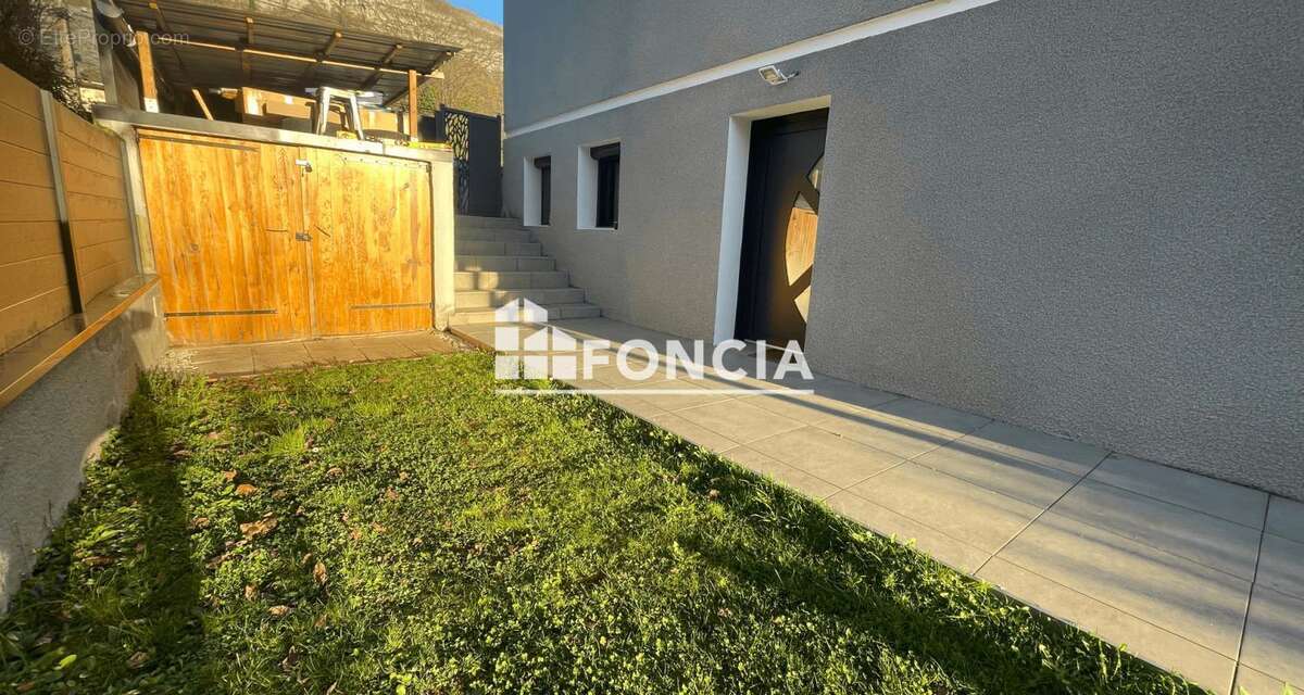 Appartement à SONNAZ