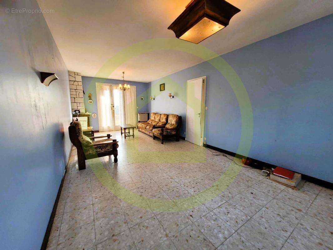 Maison à SAINT-BONNET-SUR-GIRONDE