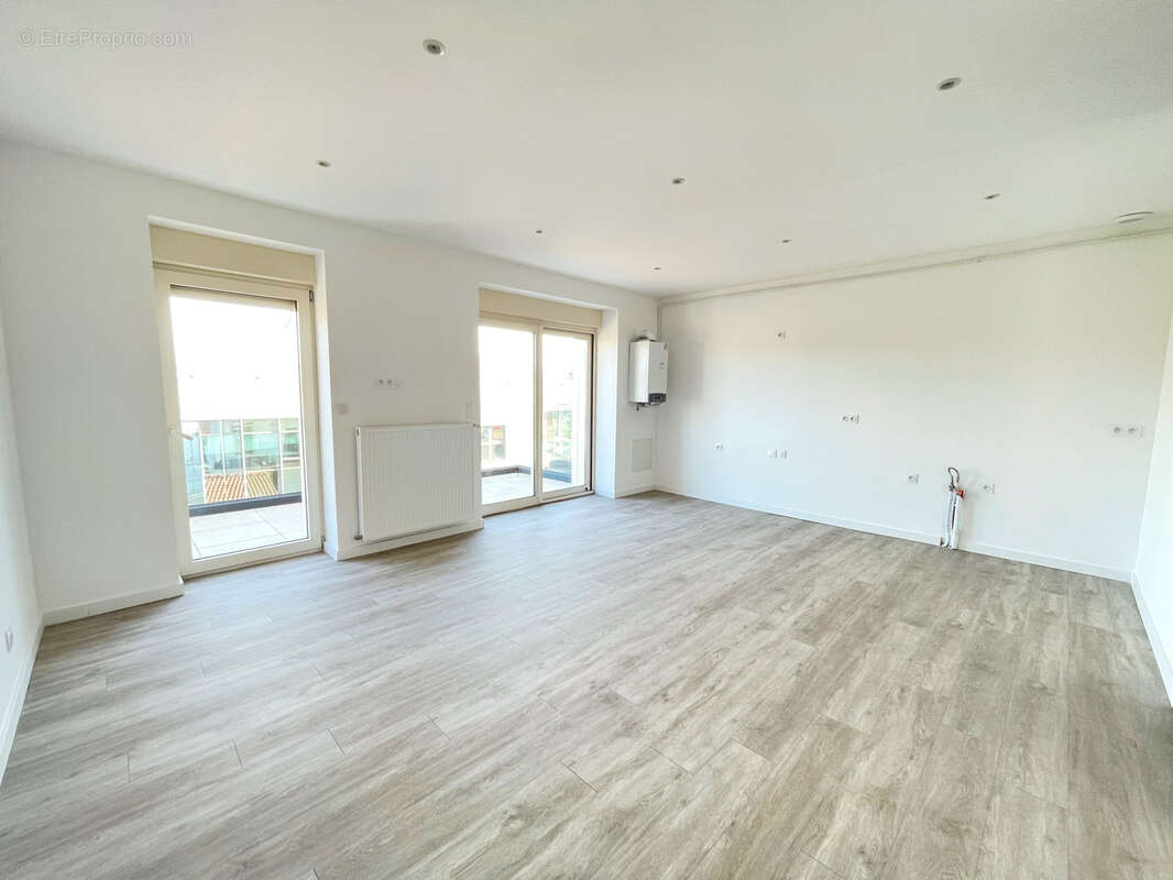 Appartement à PONT-EVEQUE