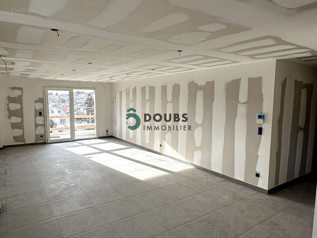 Appartement à ORCHAMPS-VENNES