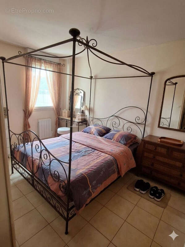 Appartement à COMBS-LA-VILLE