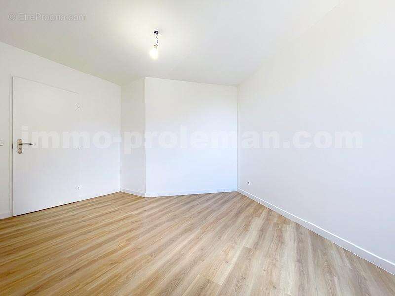 Appartement_T3_Gaillard_frontière_Suisse_direction_GENEVE_CALME_investissement_vente_TERRASSE_séjour_salon_CUISNE_OUVERTE_CHAMBRES_ - Appartement à GAILLARD