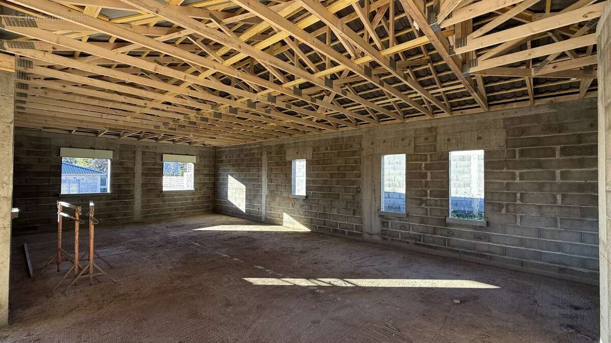 Maison à SANTA-LUCIA-DI-MORIANI