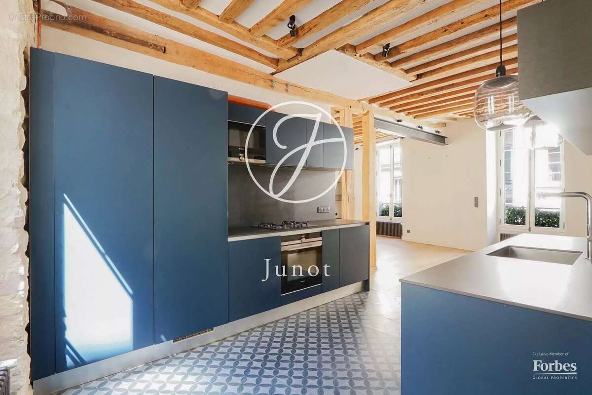 Appartement à PARIS-4E