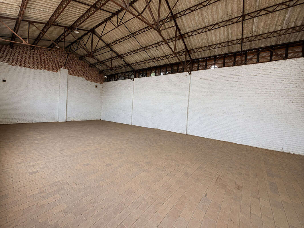 Maison individuelle avec grange, dépendances et garages - photo 10