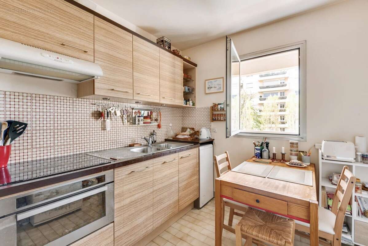 Appartement à COURBEVOIE