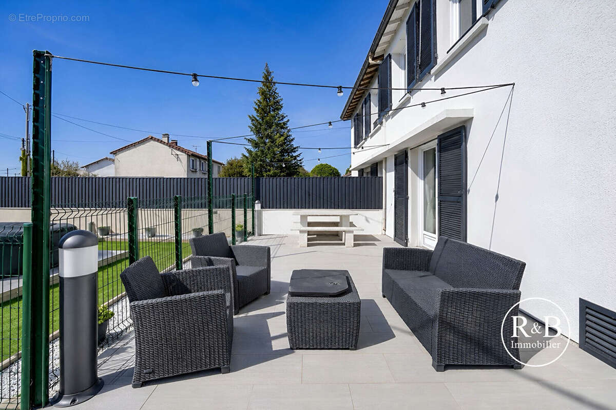 Maison Les Clayes Sous Bois 4 pièce(s) 74 m2 - photo 13