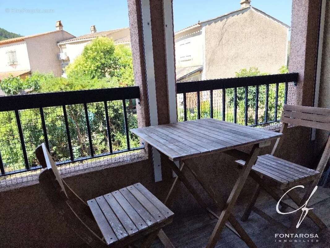 Appartement à ROQUEBRUNE-SUR-ARGENS