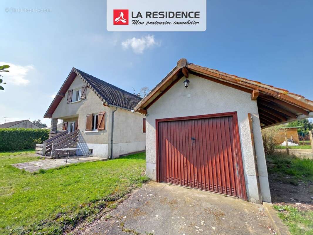 Maison à MARCHEZAIS