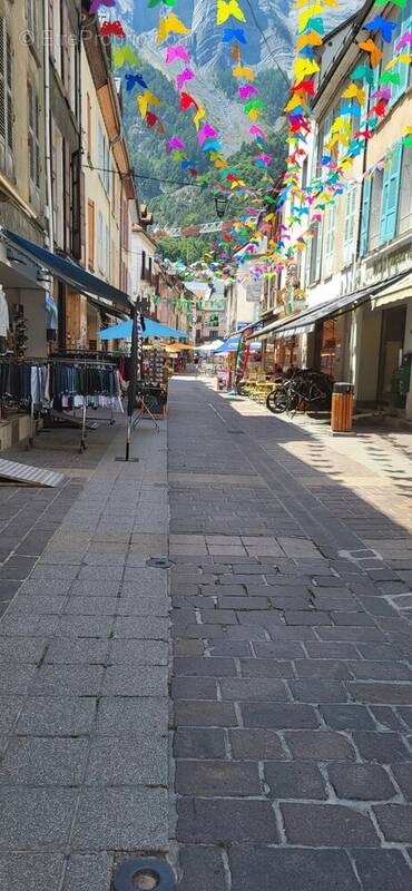 Commerce à LE BOURG-D'OISANS