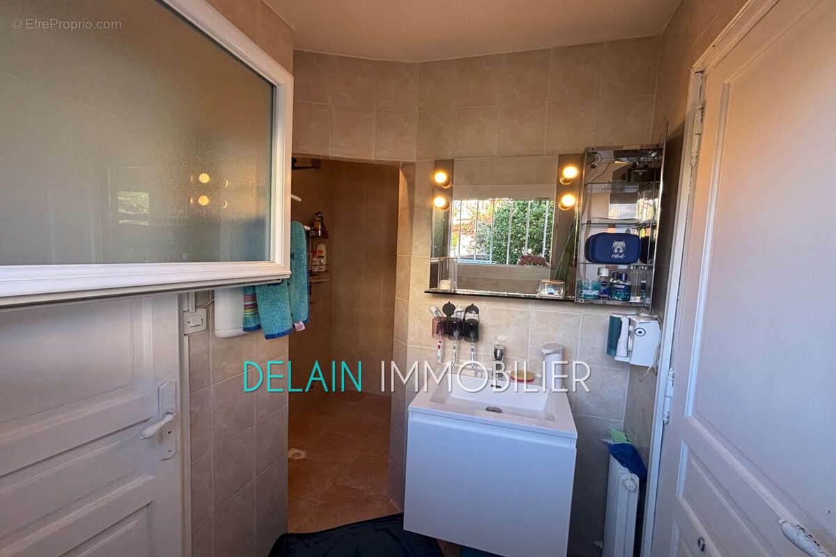 Maison à SAINT-LAURENT-DU-VAR