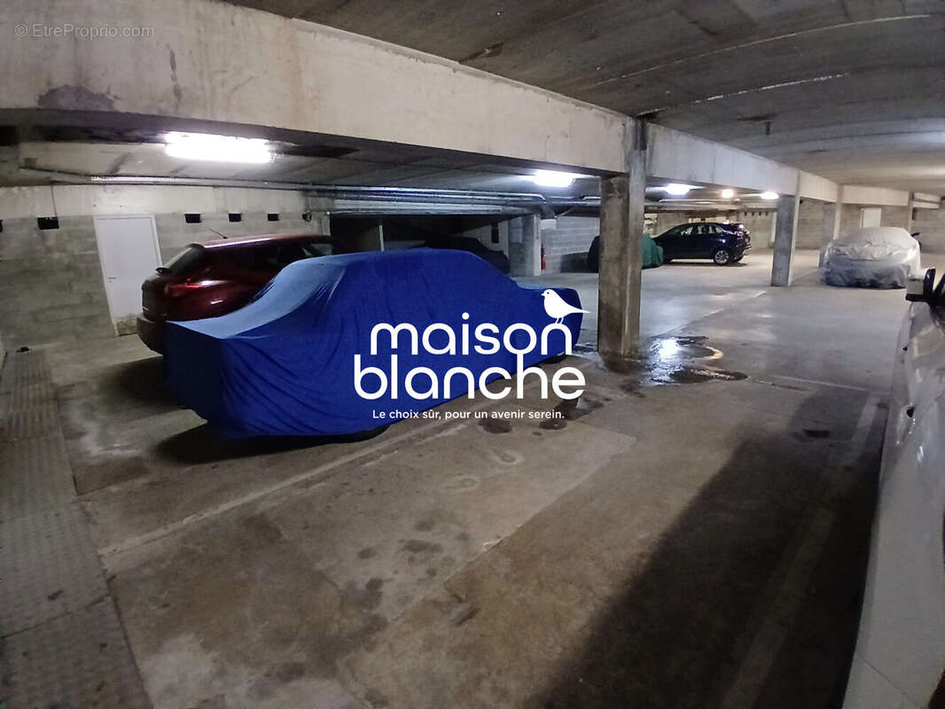 Parking à PARTHENAY