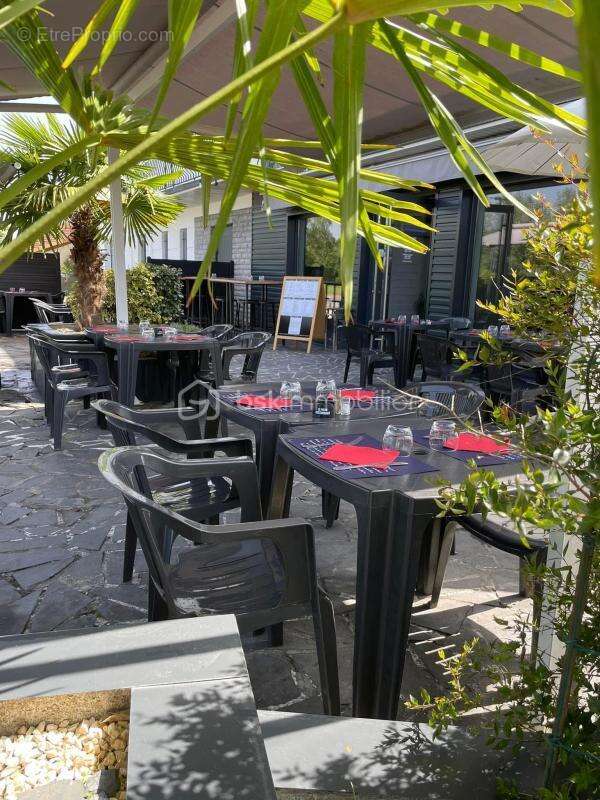 Commerce à AUREILHAN