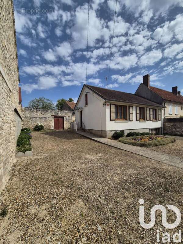 Photo 2 - Maison à CAMBRONNE-LES-CLERMONT