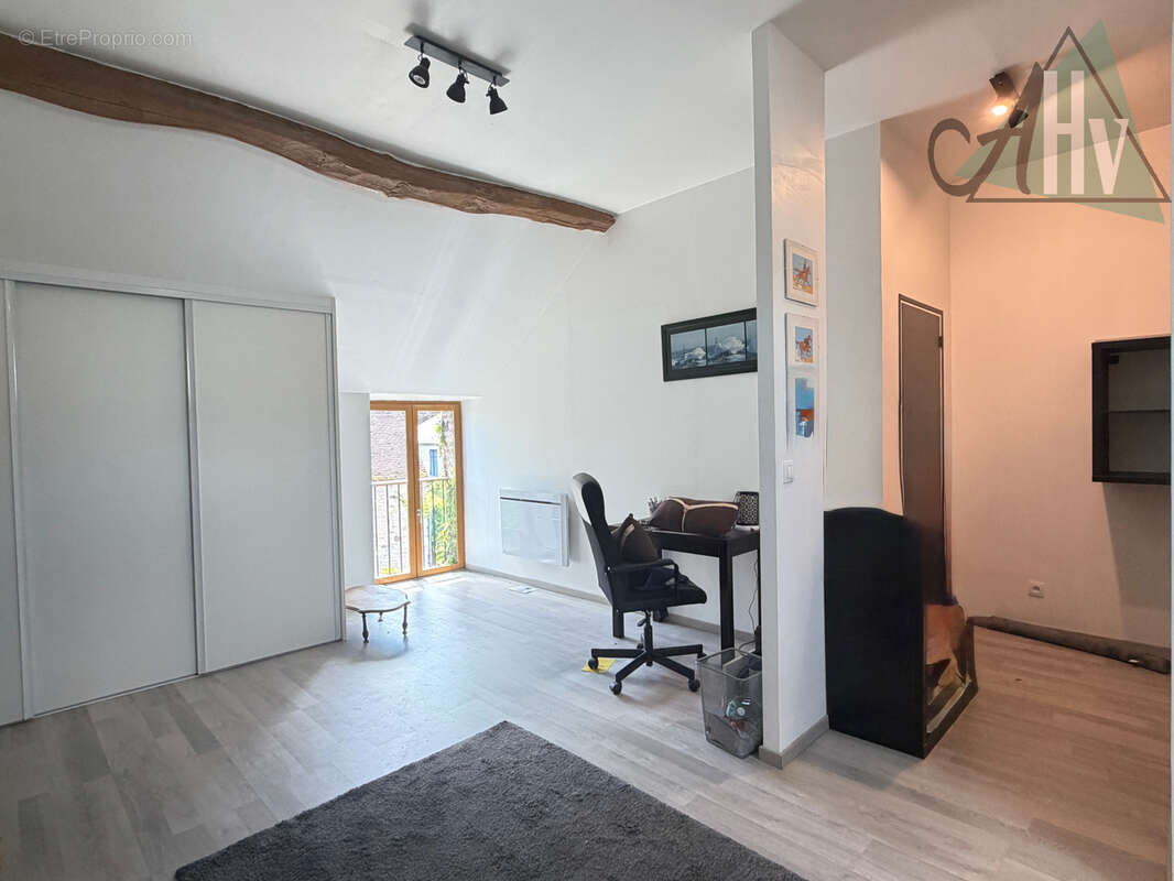 Maison de caractère - 160 m2 - 7 pièces - LONGUEVILLE - photo 13
