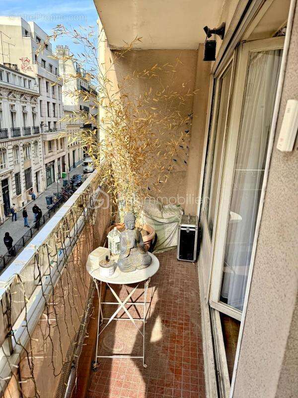 Appartement à PARIS-10E