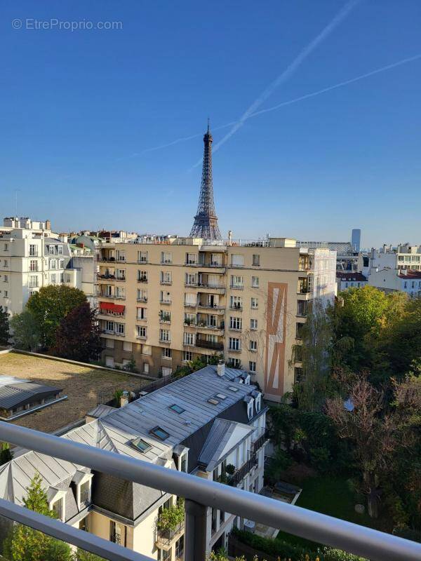 Appartement à PARIS-16E