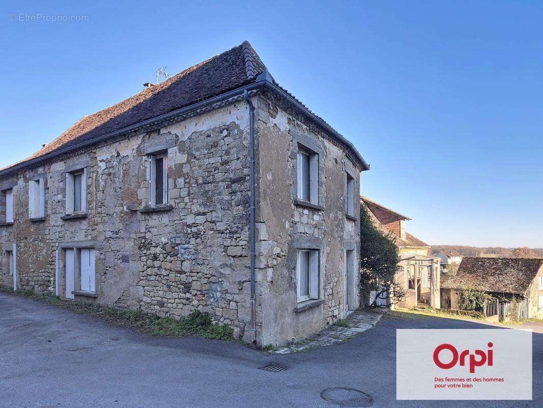 Maison à SAINT-RABIER