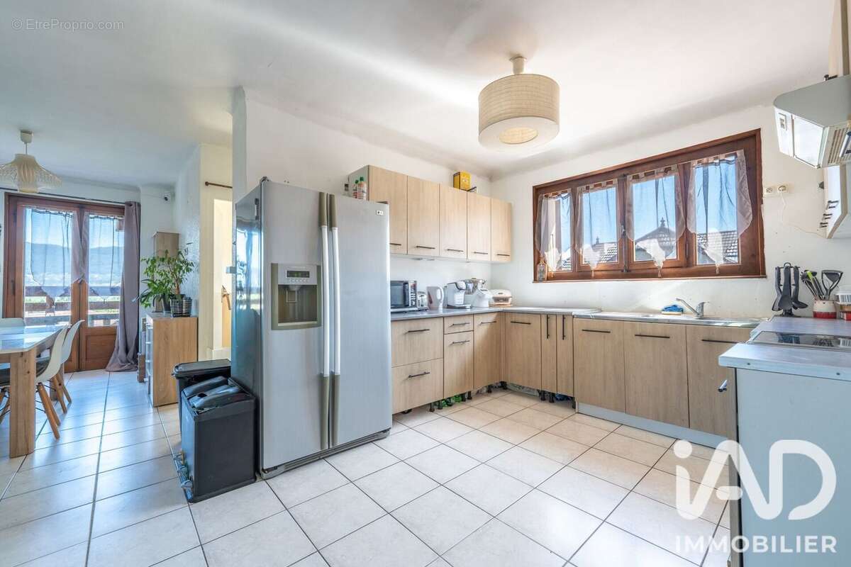 Appartement 81 m² à Marnaz  - photo 2