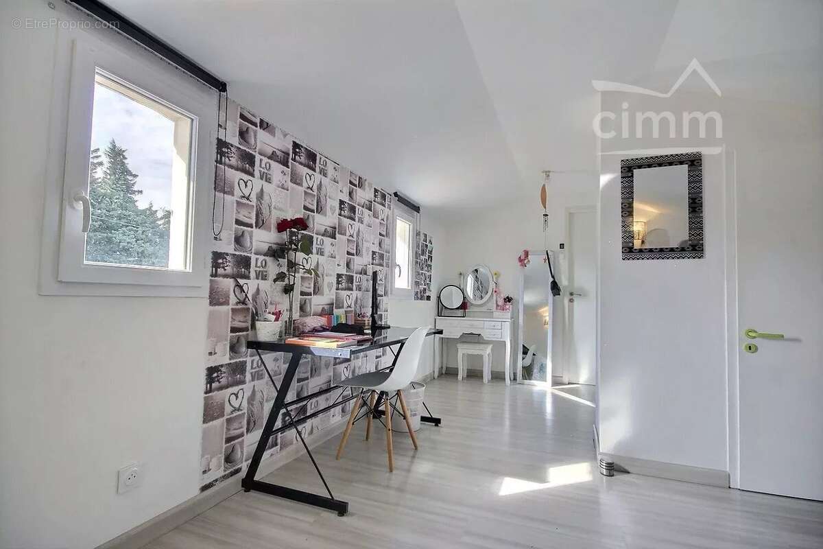 Maison à MONTELIMAR