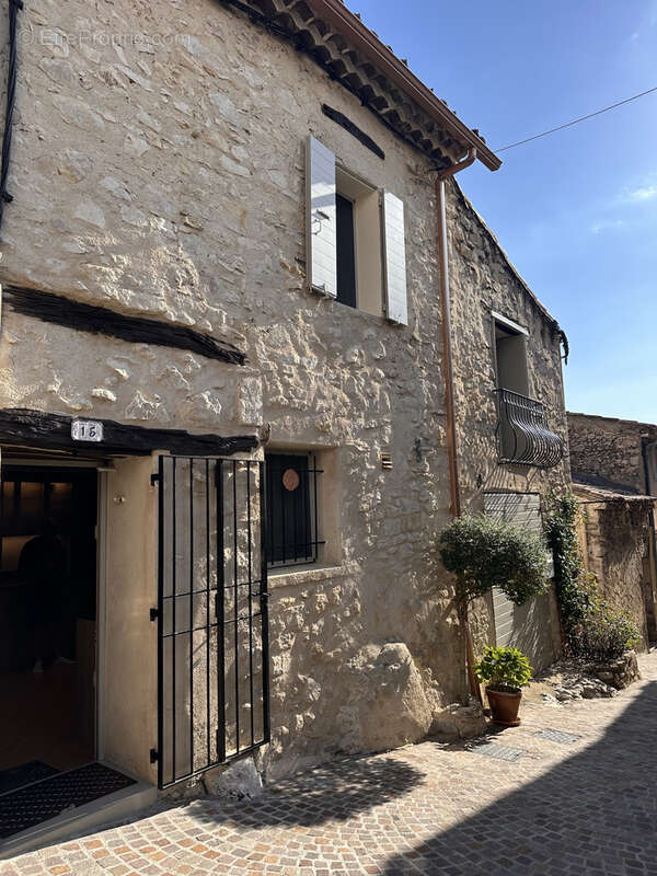 Maison à GREOUX-LES-BAINS
