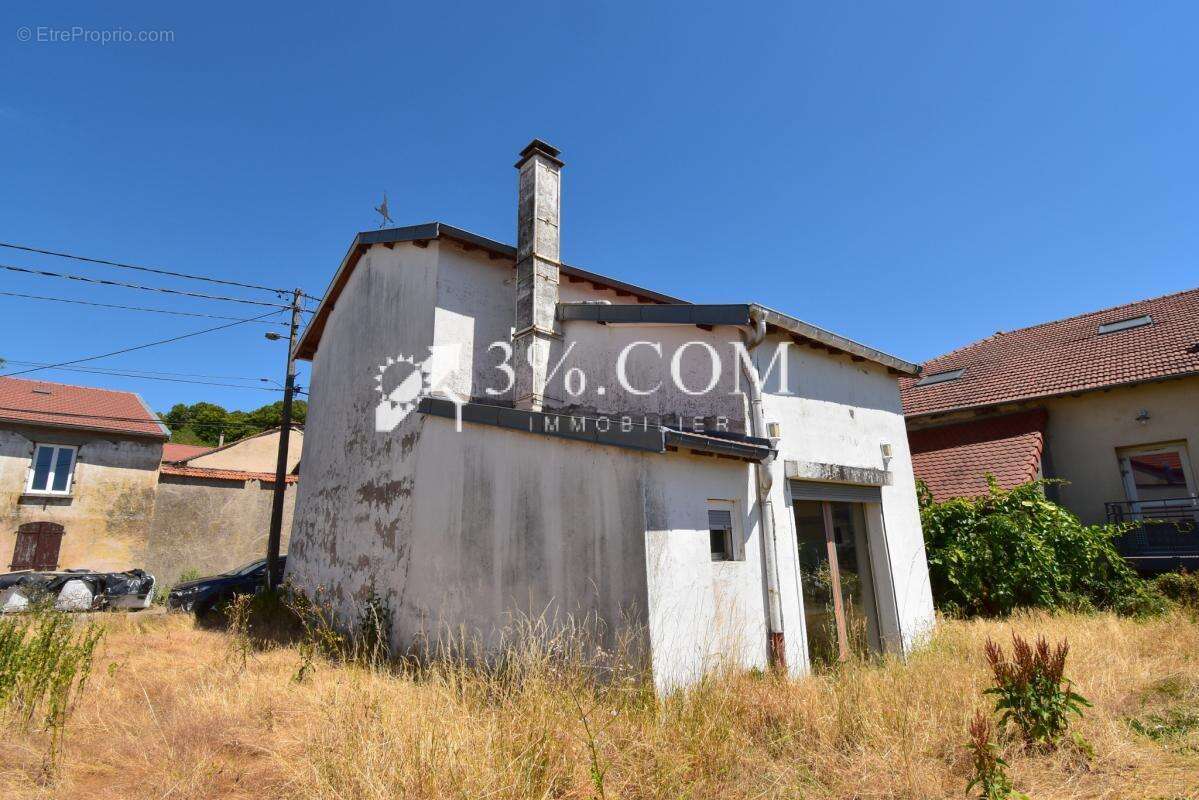 Maison de caractère de 280 m2 à rénover sur un terrain d'env - photo 6