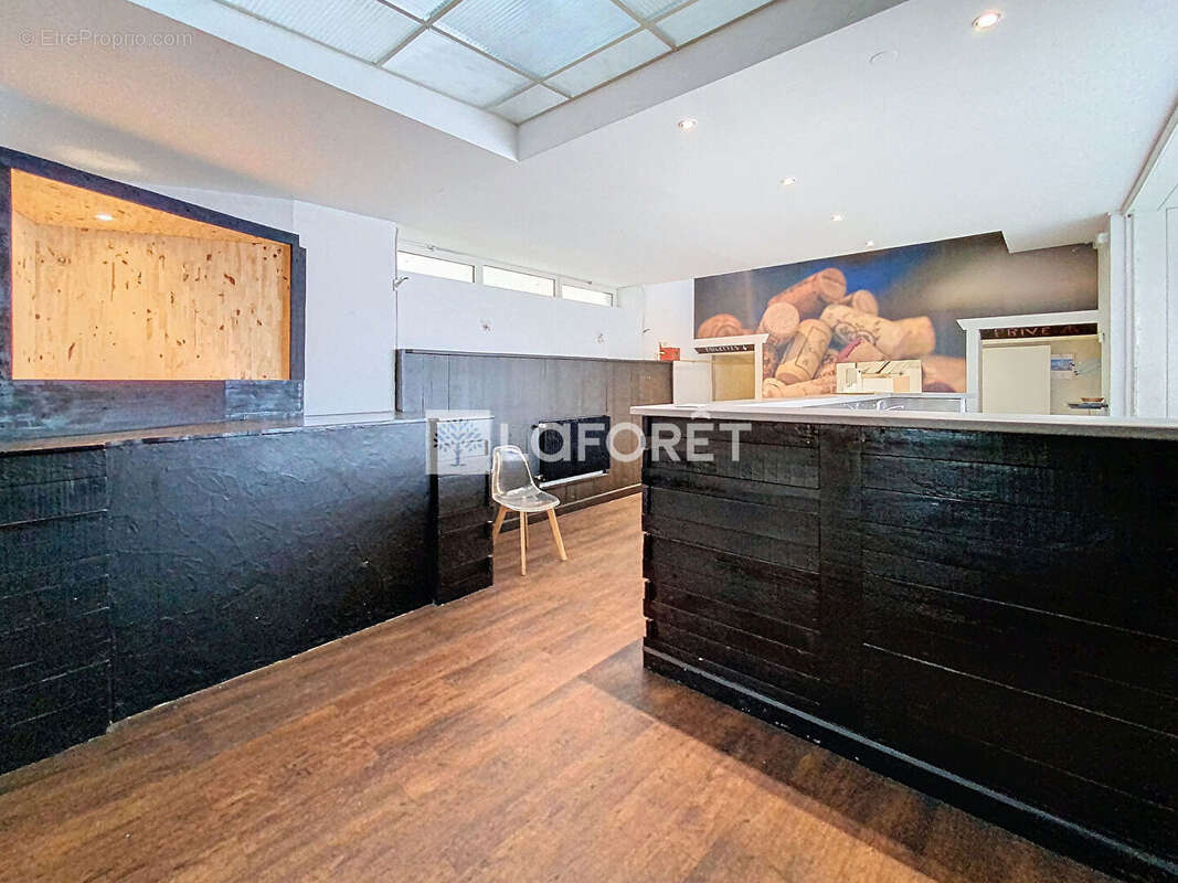 Commerce à NEUFCHATEAU