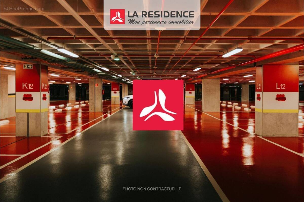 Parking à PARIS-17E