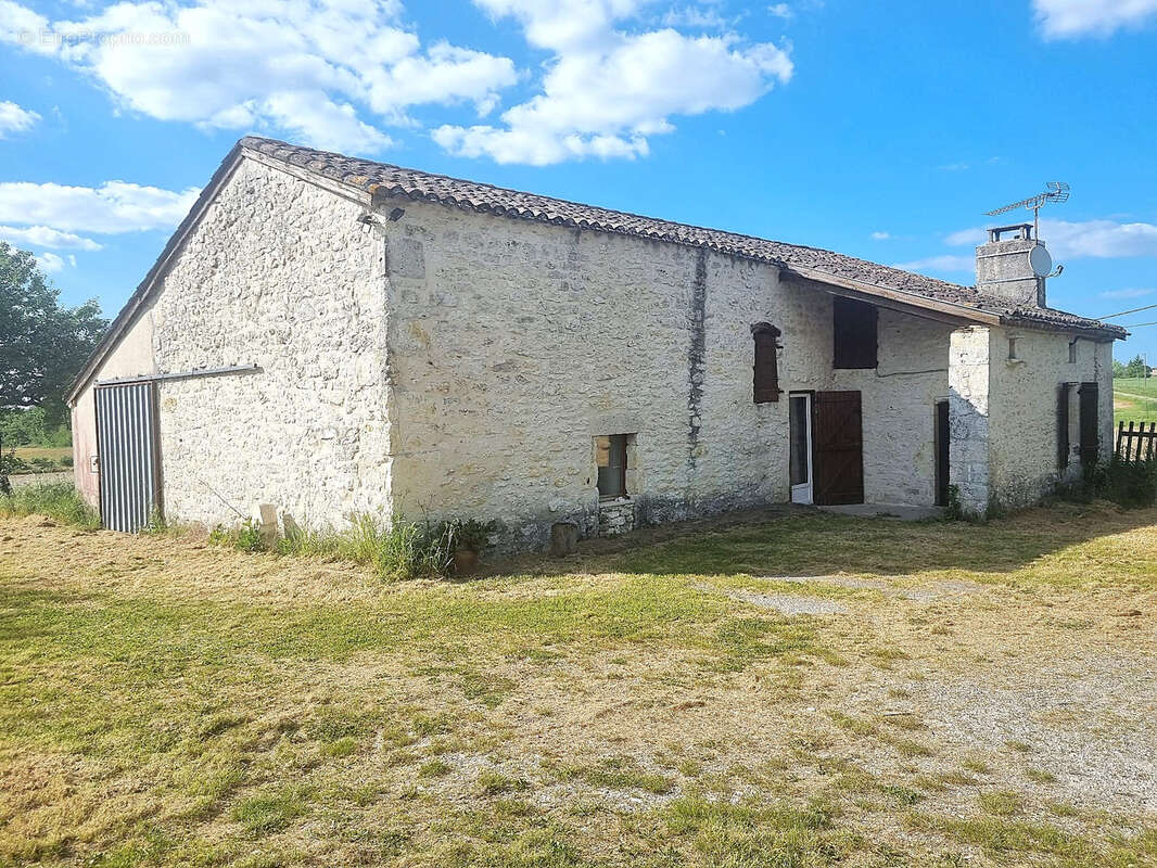 Maison à MONTAIGU-DE-QUERCY