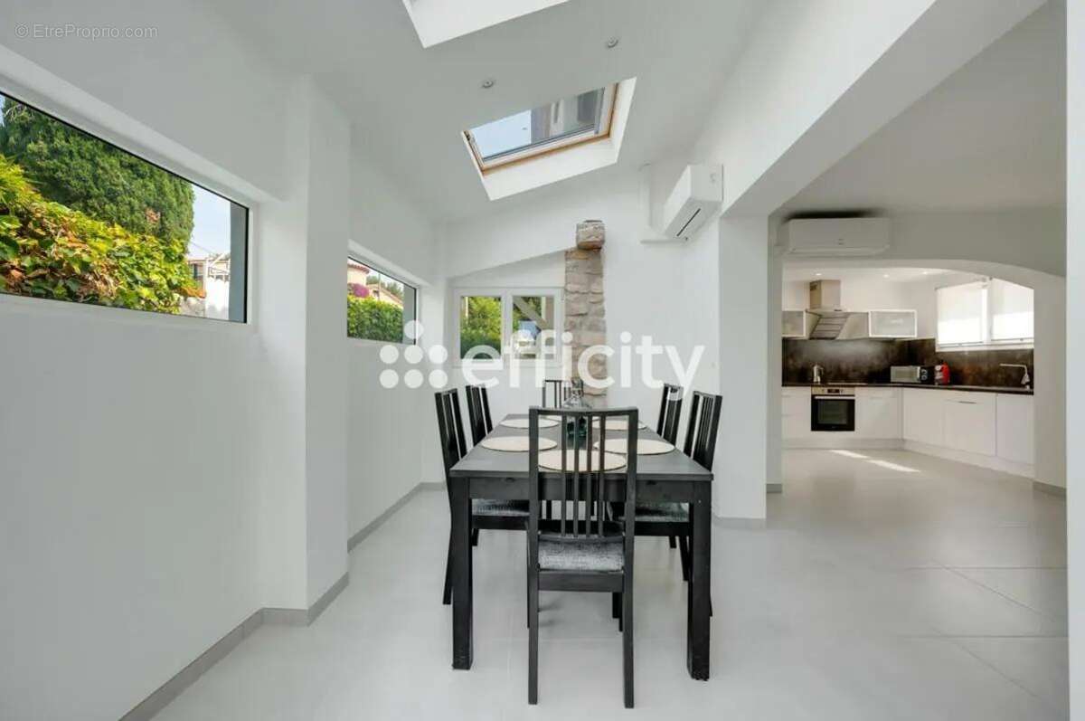 Appartement à SAINT-CYR-SUR-MER