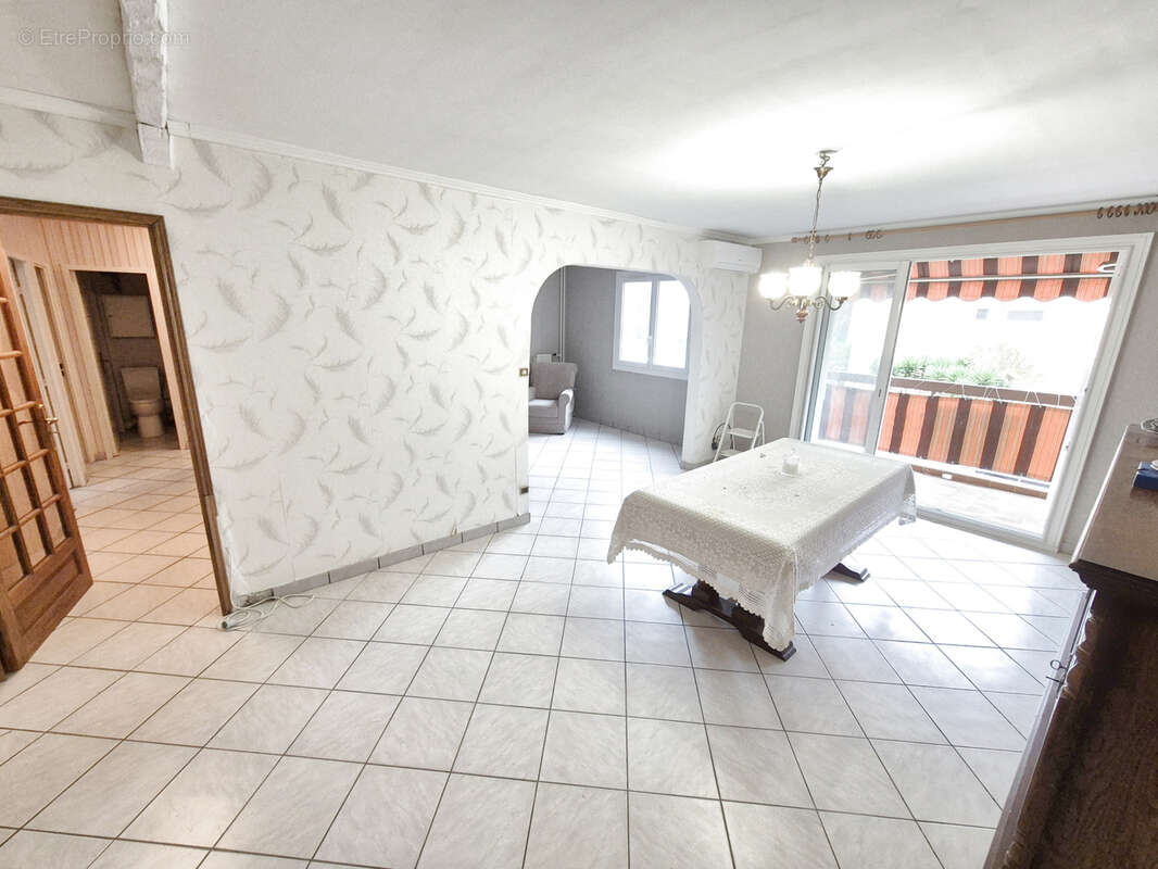 Appartement à HYERES