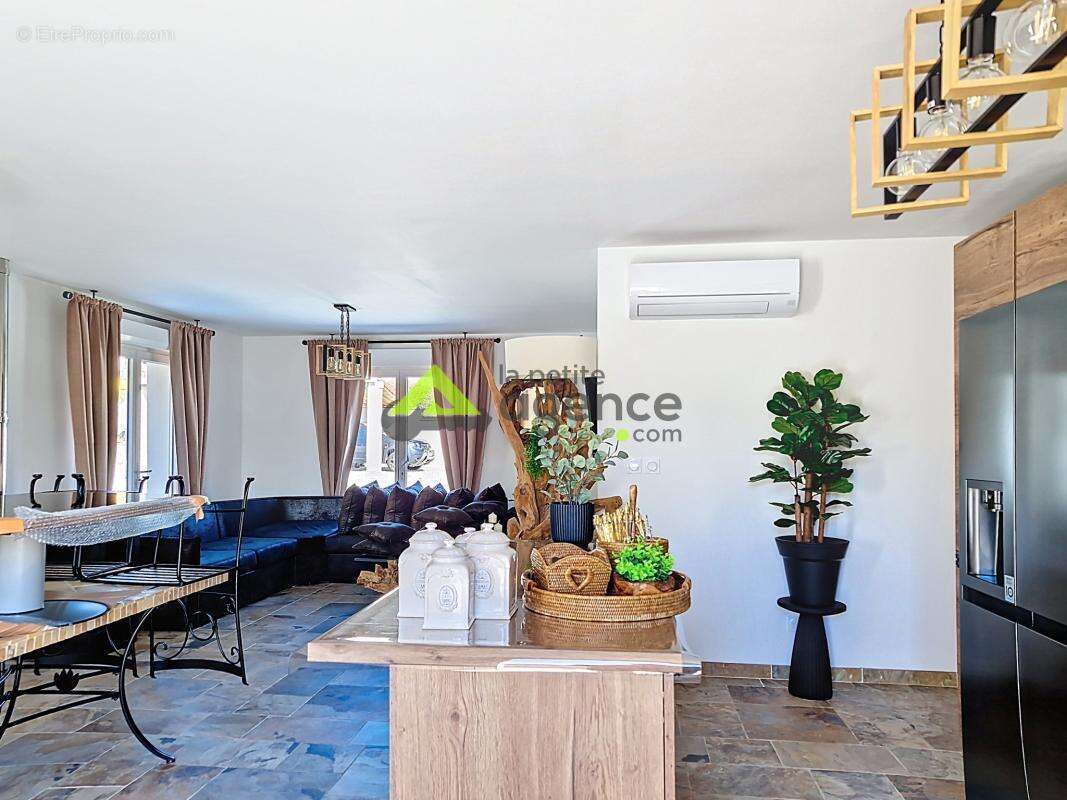 Maison à SAINTE-FEYRE