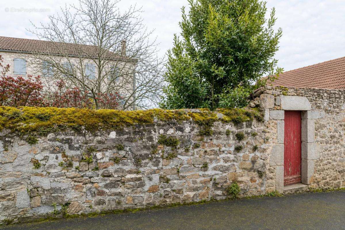 Maison à AUZANCES