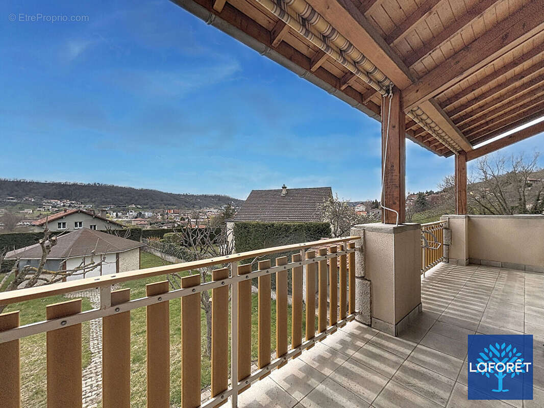 Maison à BRIVES-CHARENSAC