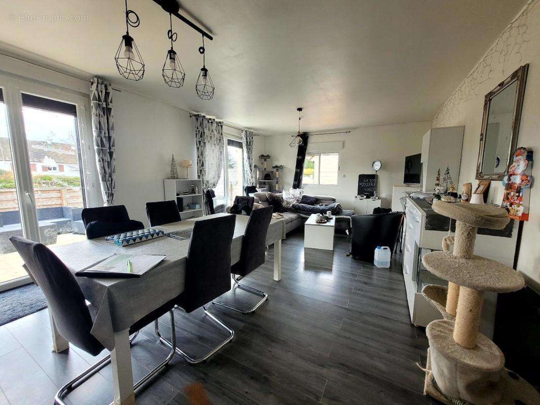 Maison à FRENOUVILLE