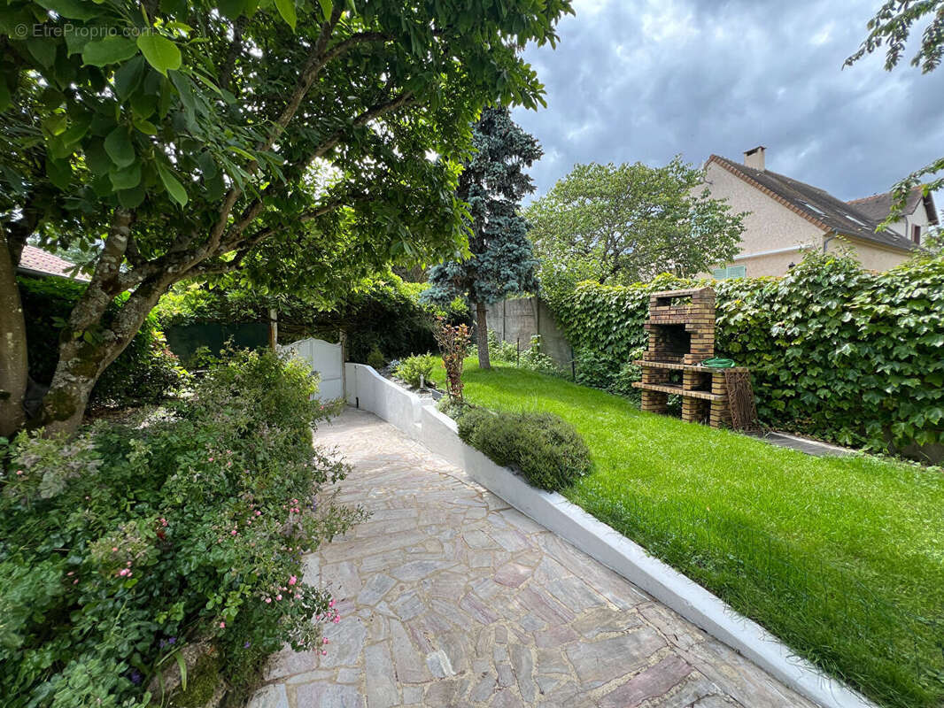 Maison à MONTFORT-L'AMAURY