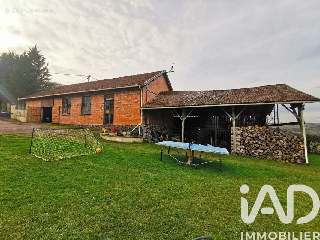 Maison 135 m² à Saint-Santin-De-Maurs  - photo 4