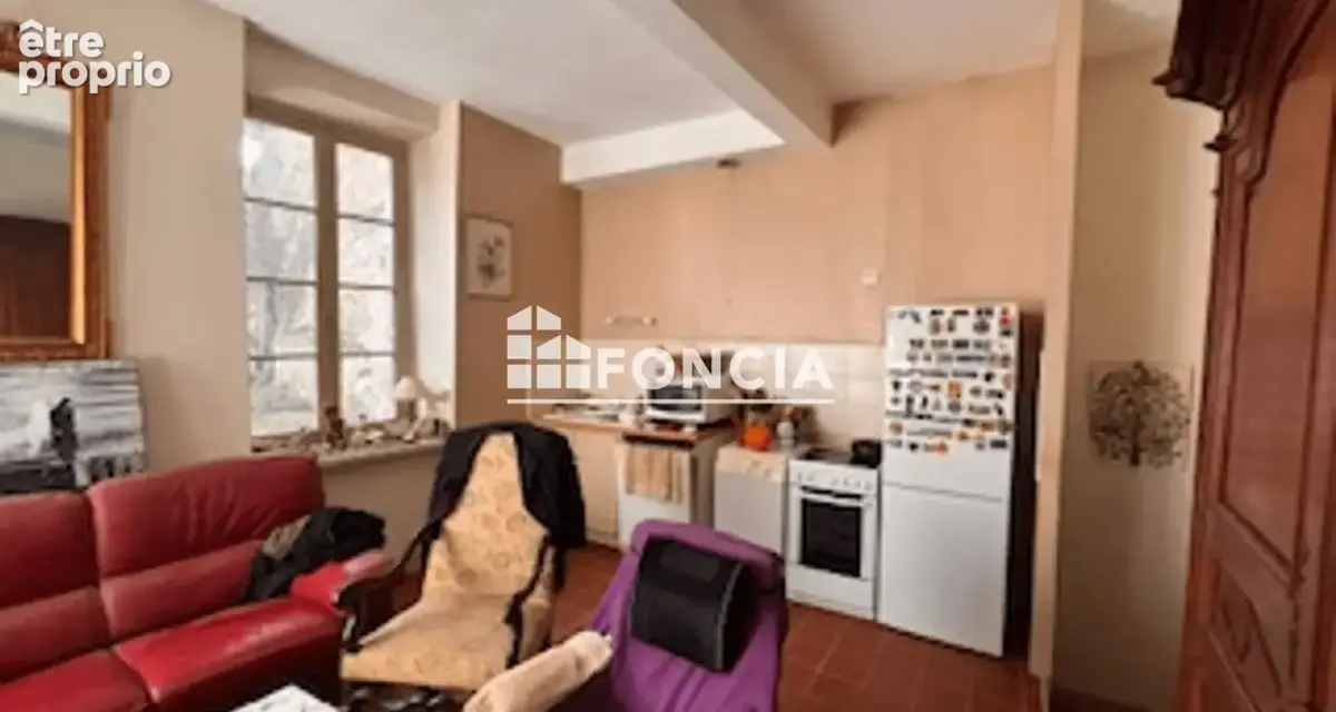 Situé en plein cœur de ville, cet immeuble de caractère se compose de 7 appartements actuellement loués.  L’ensemble développe u - photo 5