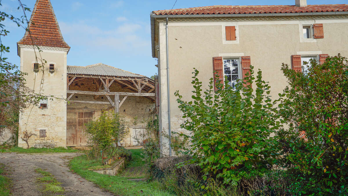 Maison à BRASSAC