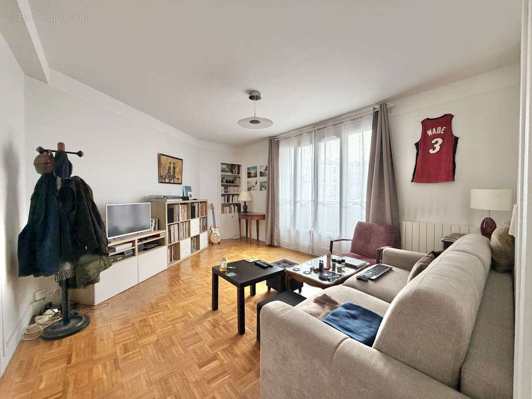 Appartement à LES LILAS