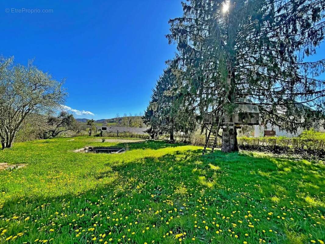 Maison à MONTSAUCHE-LES-SETTONS