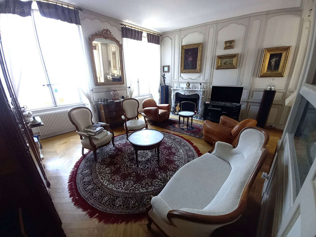 Appartement à FOUGERES