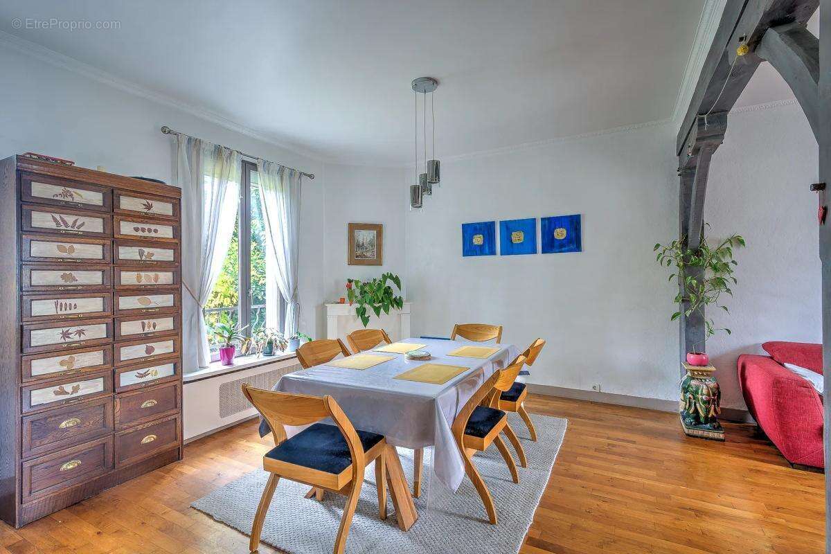 Maison à MORANGIS