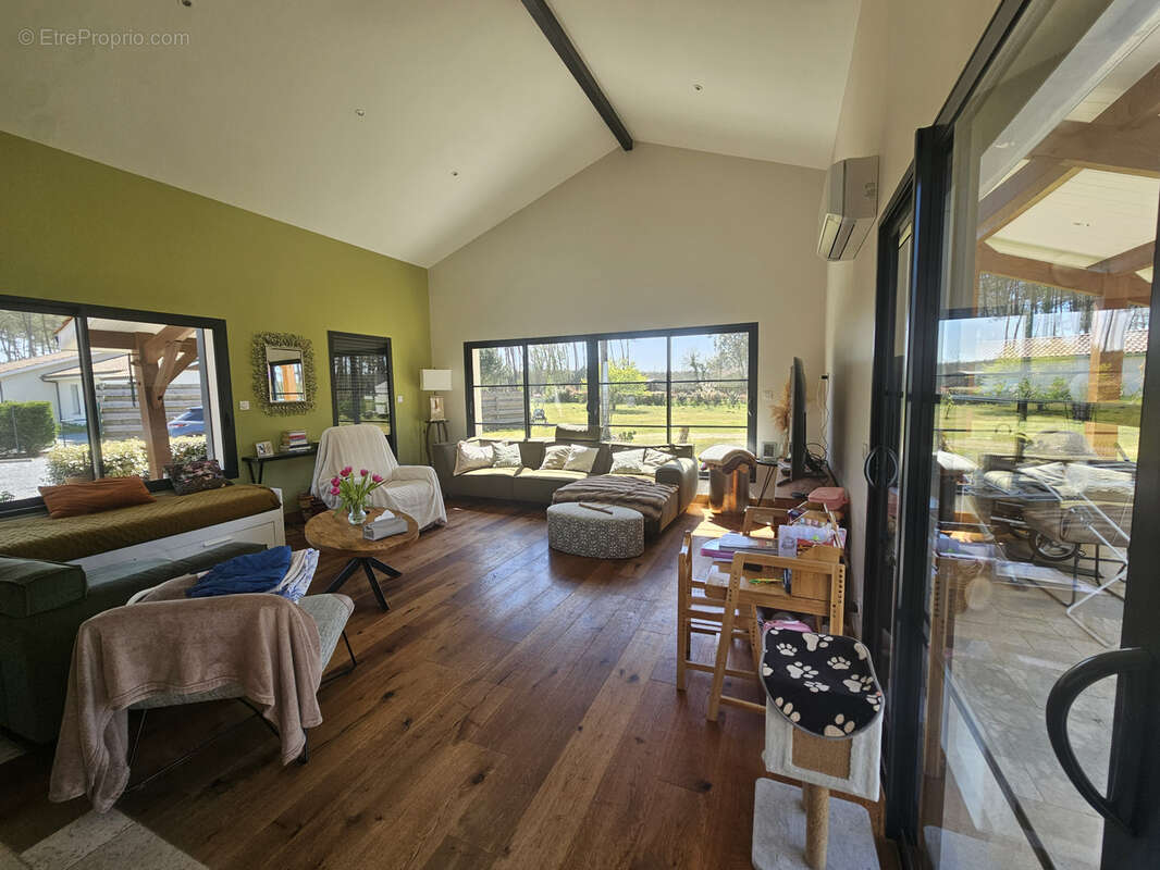 Maison à ONESSE-ET-LAHARIE