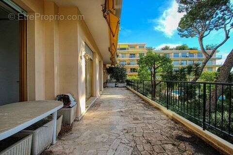Appartement à CAP-D'AIL