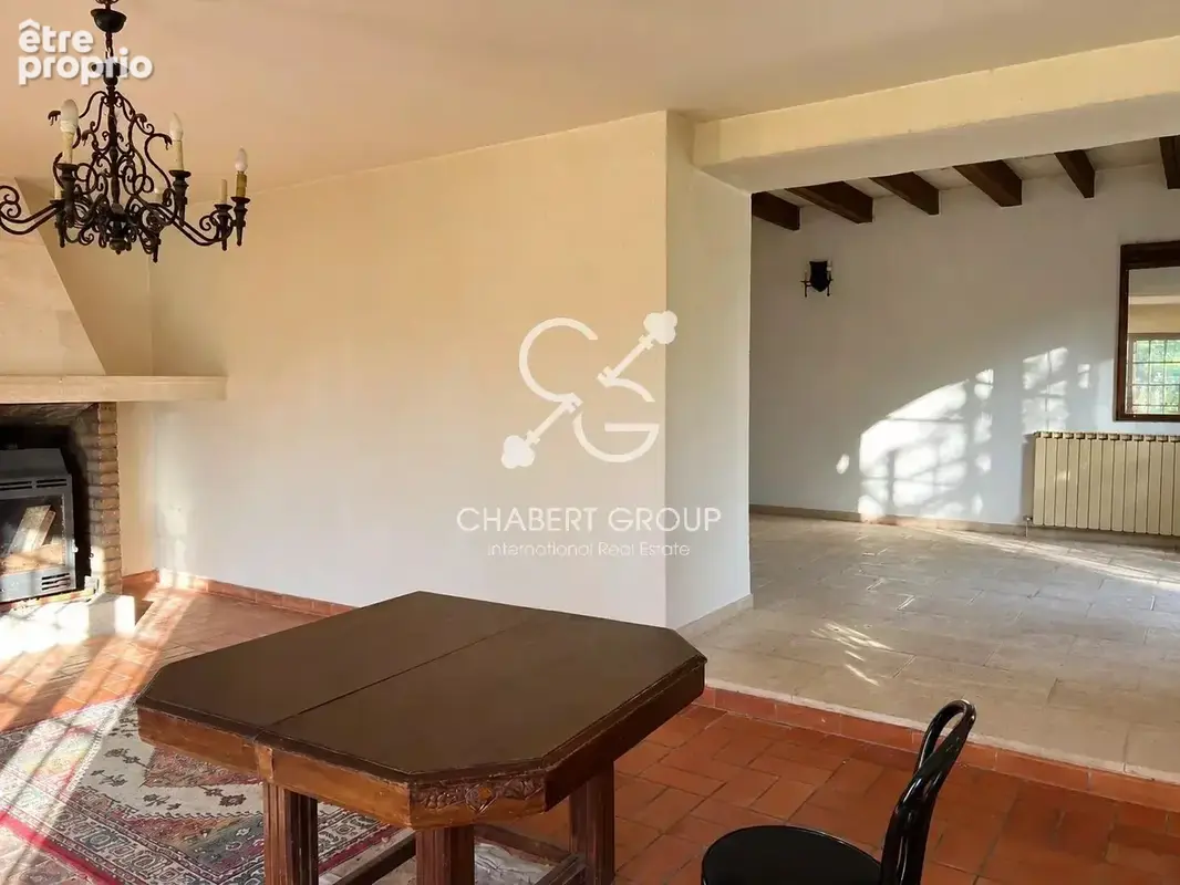 Sénas – mas provençal – 6 pièces – 164 m² habitables – terrain 2,3 ha – 218 m² avec annexes - photo 9